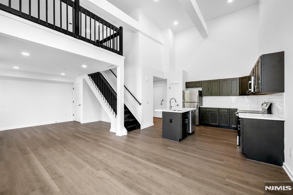 315 Railroad Avenue 106