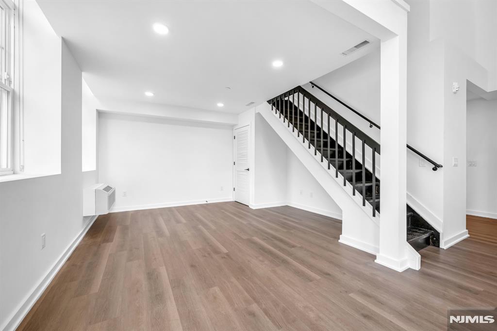 315 Railroad Avenue 106