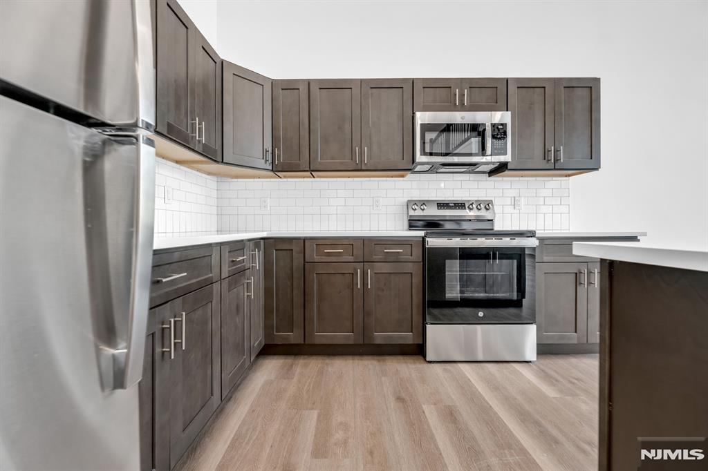 315 Railroad Avenue 106