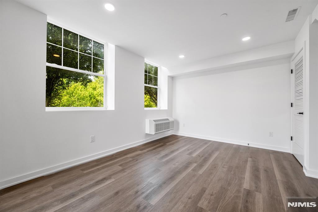 315 Railroad Avenue 106