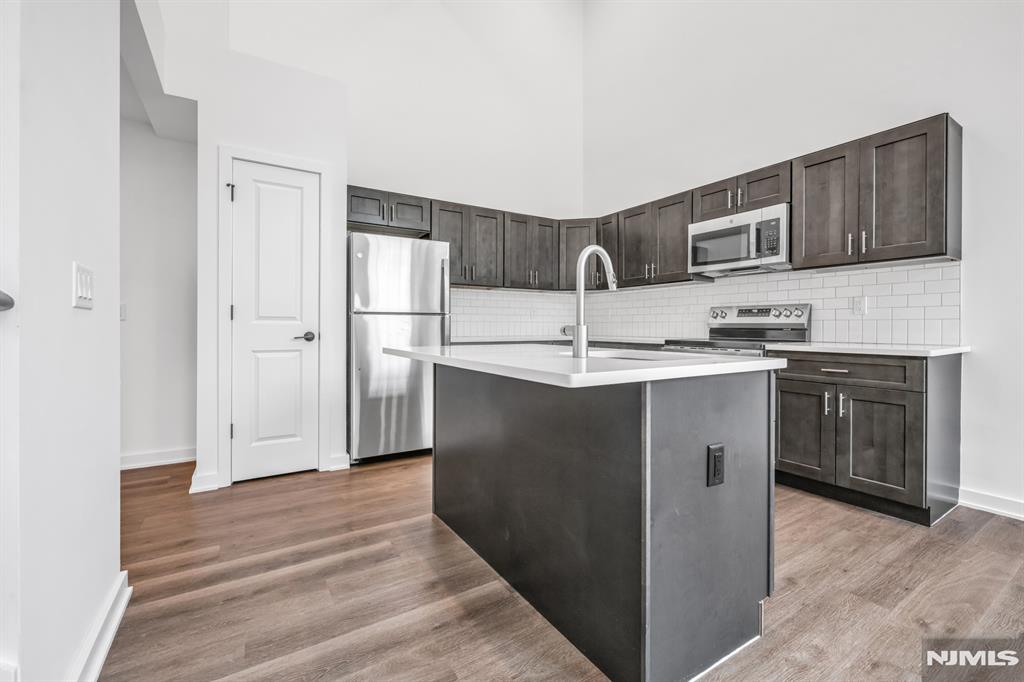 315 Railroad Avenue 106