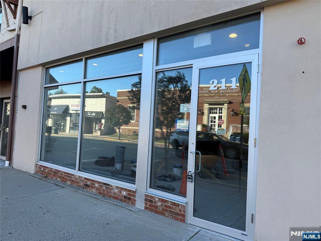 211 Westwood Avenue