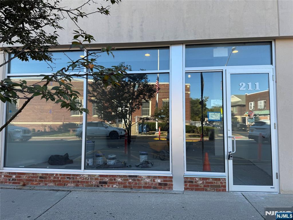 211 Westwood Avenue