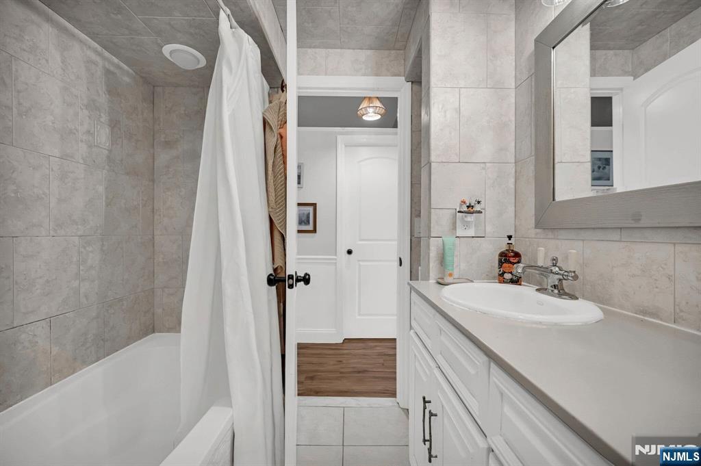 64 Bellot Road