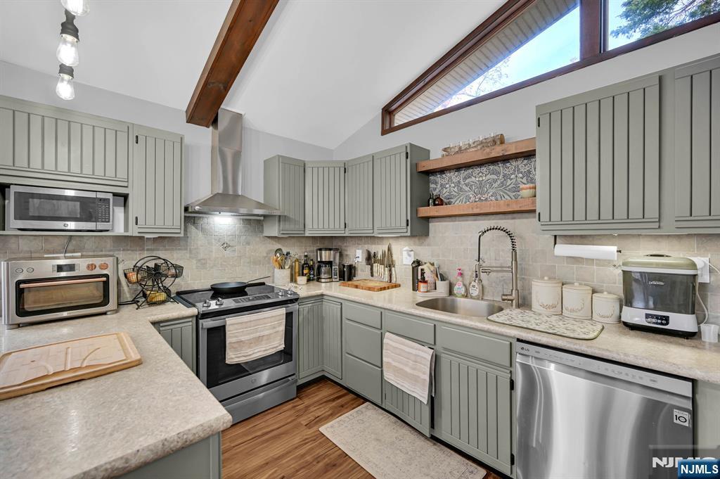 64 Bellot Road