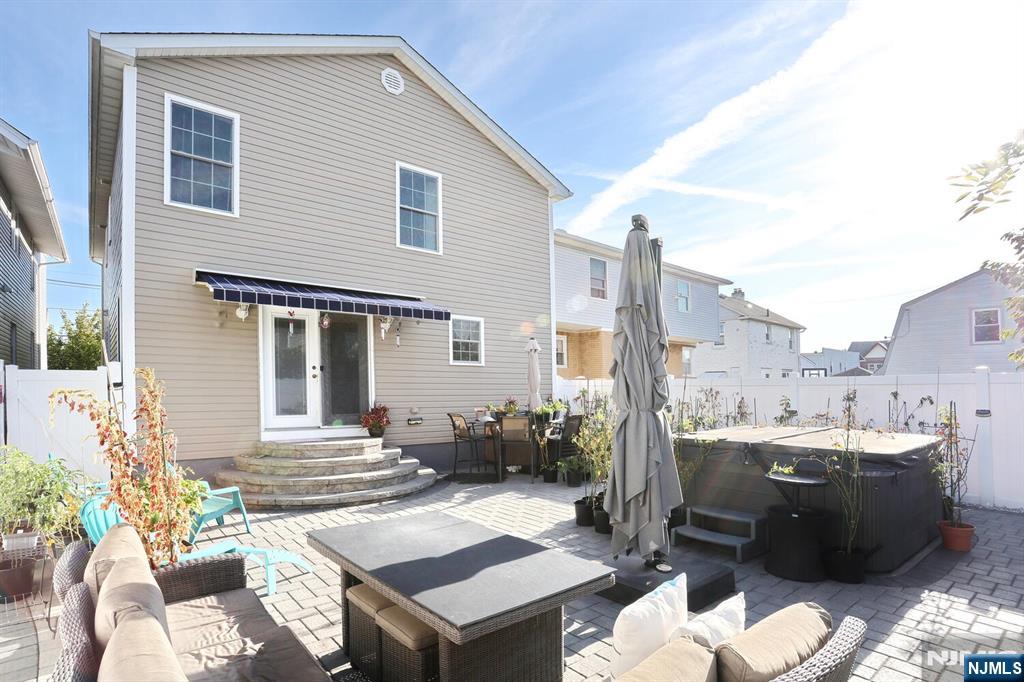 119 Crystal Street