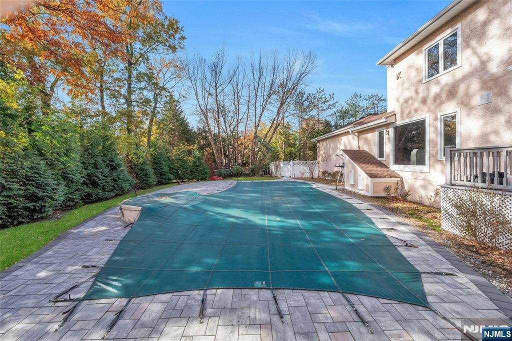 565 Faletti Way