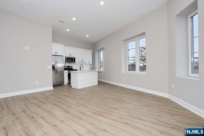 385 Passaic Avenue 7