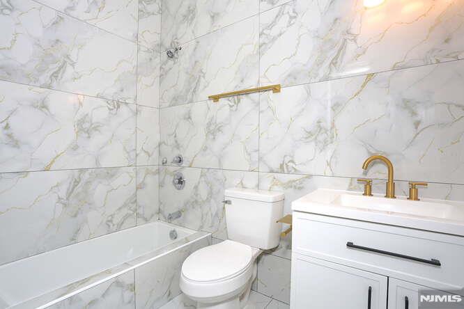 385 Passaic Avenue 7