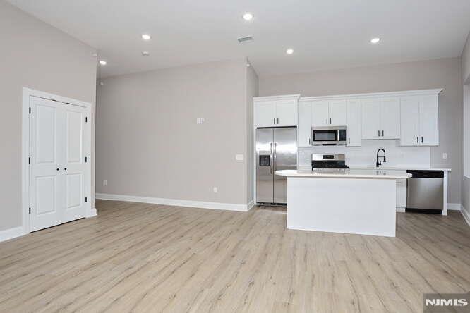 385 Passaic Avenue 7