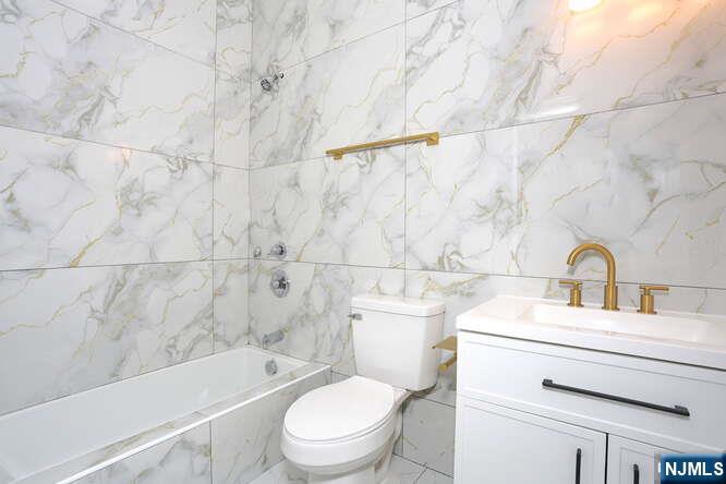 385 Passaic Avenue 7