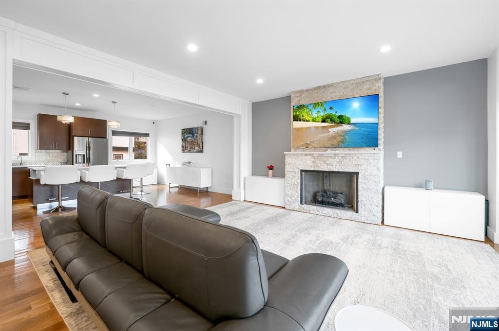 807 Edgewood Lane B