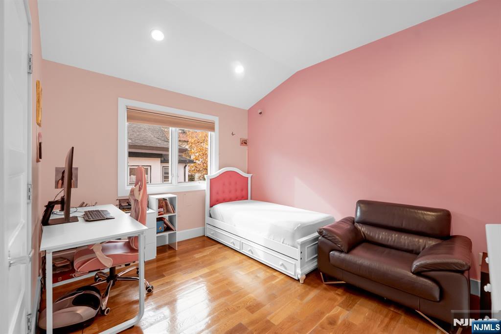 807 Edgewood Lane B