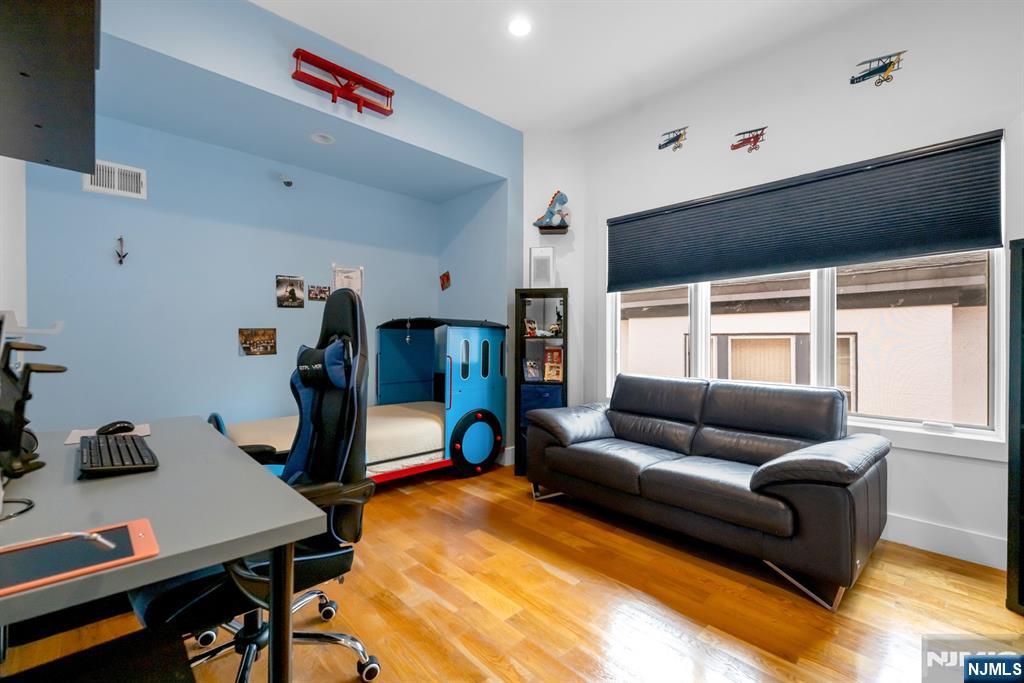 807 Edgewood Lane B