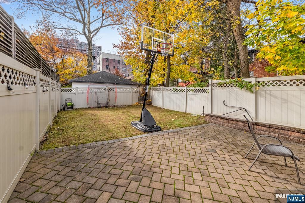 807 Edgewood Lane B