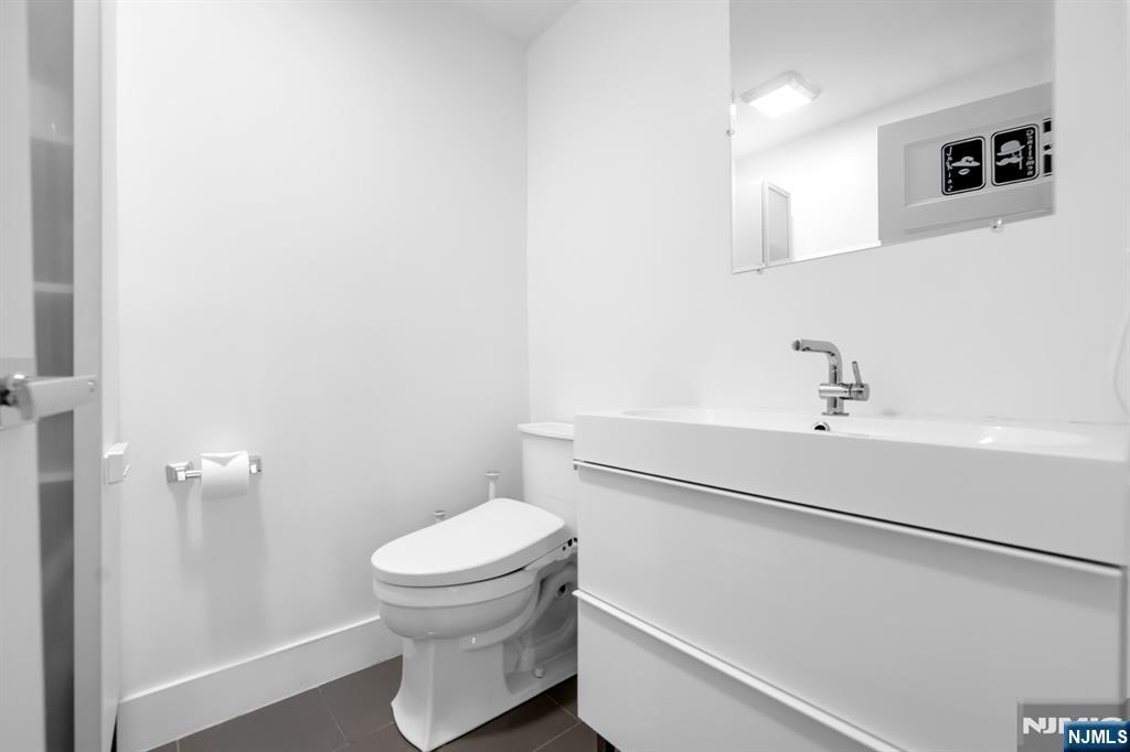 807 Edgewood Lane B