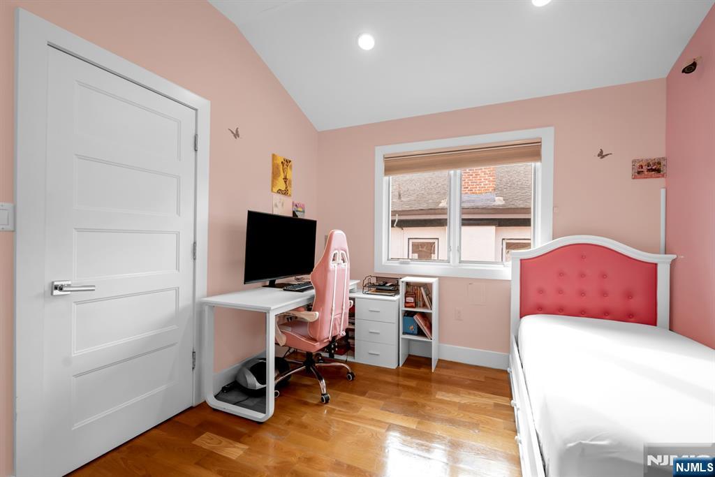 807 Edgewood Lane B