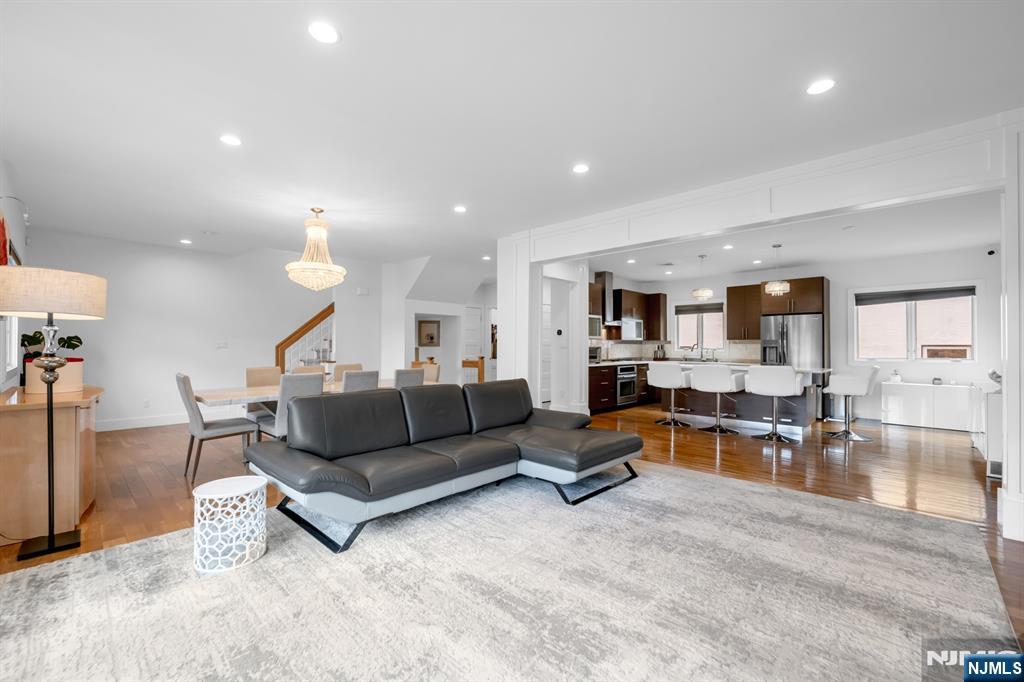 807 Edgewood Lane B
