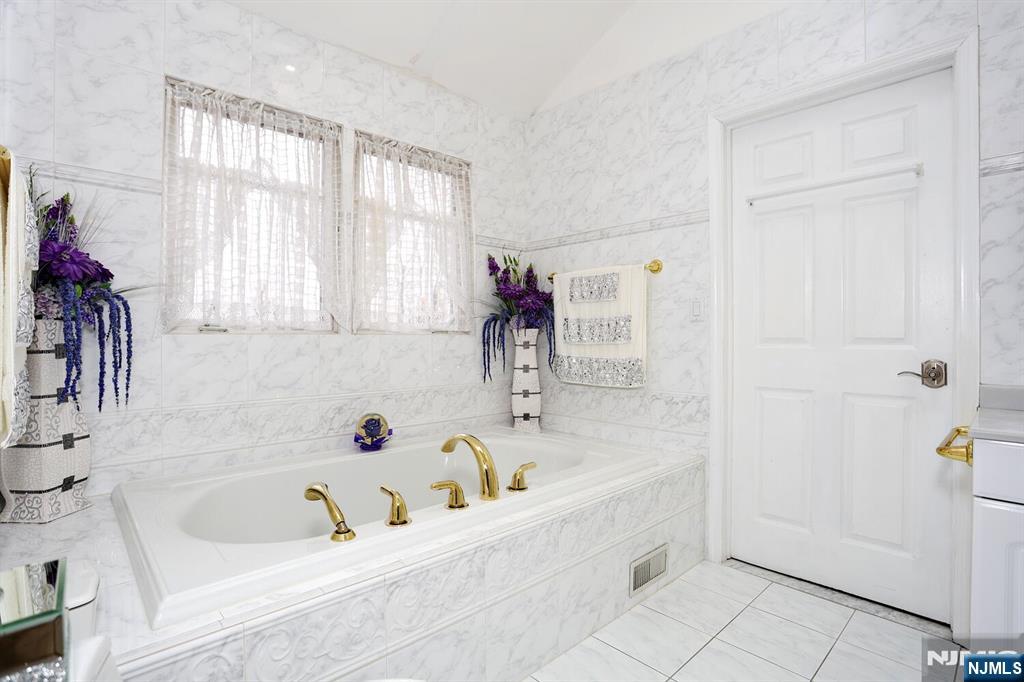82 Bromley Place