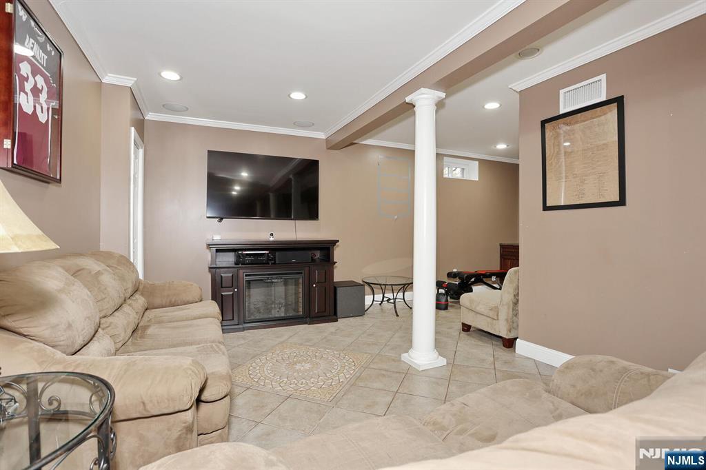 82 Bromley Place