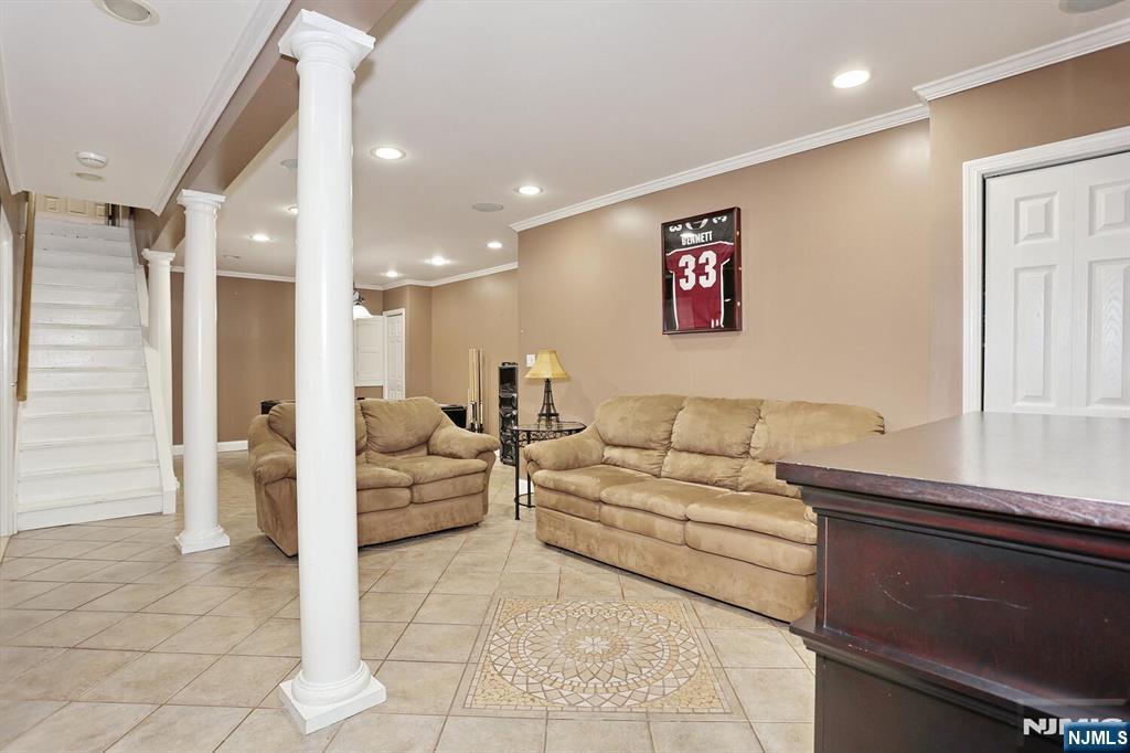 82 Bromley Place