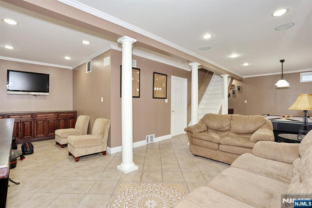 82 Bromley Place