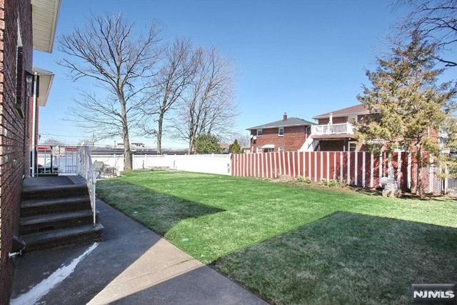 611 Kingsland Avenue