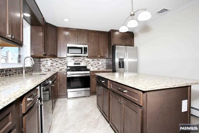 611 Kingsland Avenue