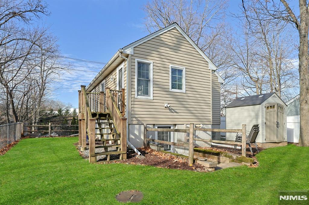 301 W CRESCENT Avenue