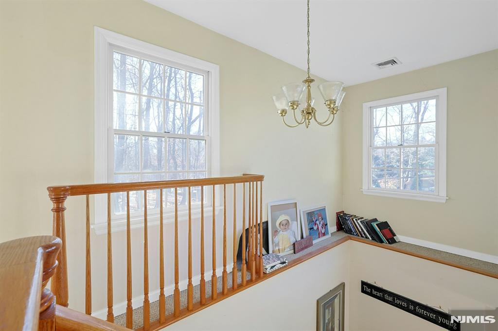 301 W CRESCENT Avenue