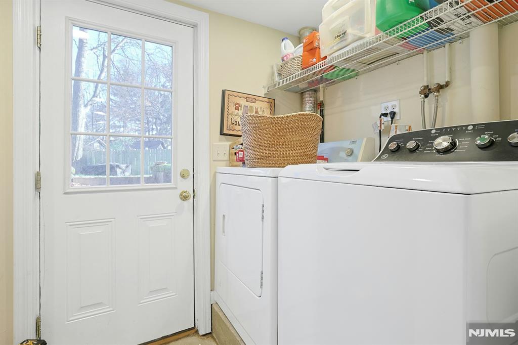 301 W CRESCENT Avenue