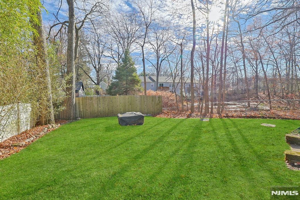 301 W CRESCENT Avenue