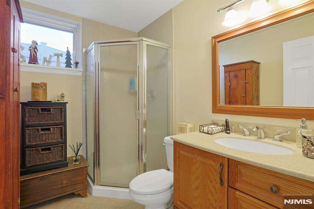 301 W CRESCENT Avenue