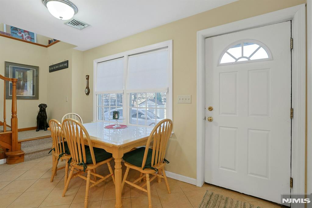 301 W CRESCENT Avenue