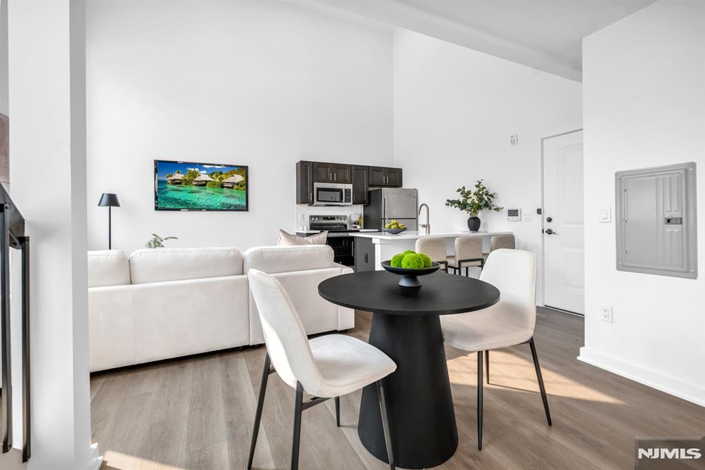 315 Railroad Avenue 108