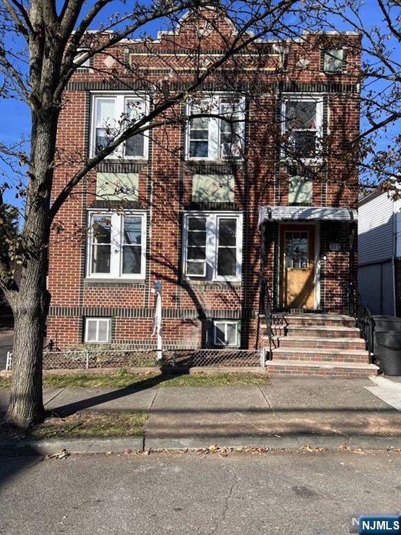 121 Westervelt Place 1F