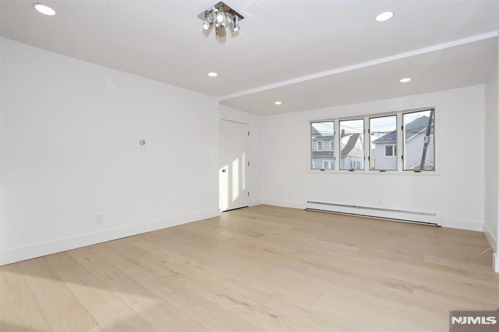 105 Summit Avenue 1