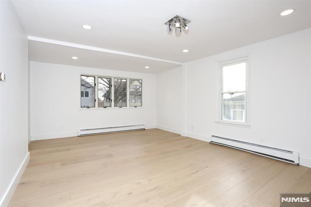 105 Summit Avenue 1