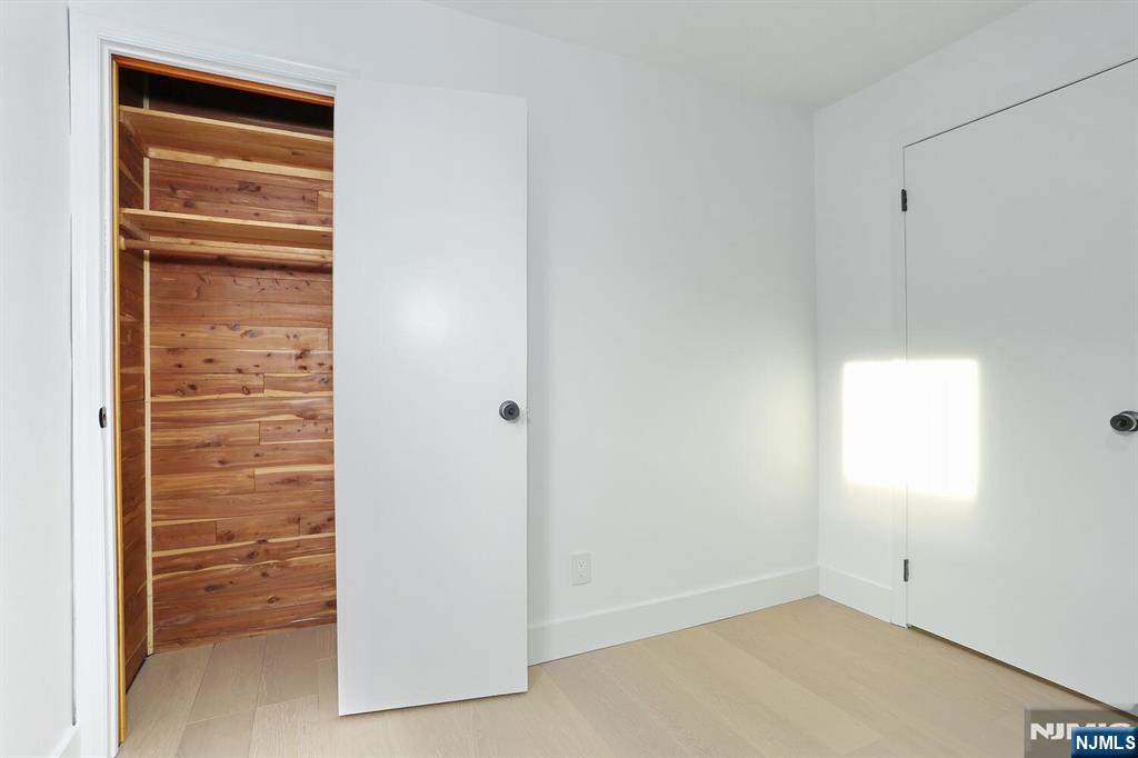 105 Summit Avenue 1