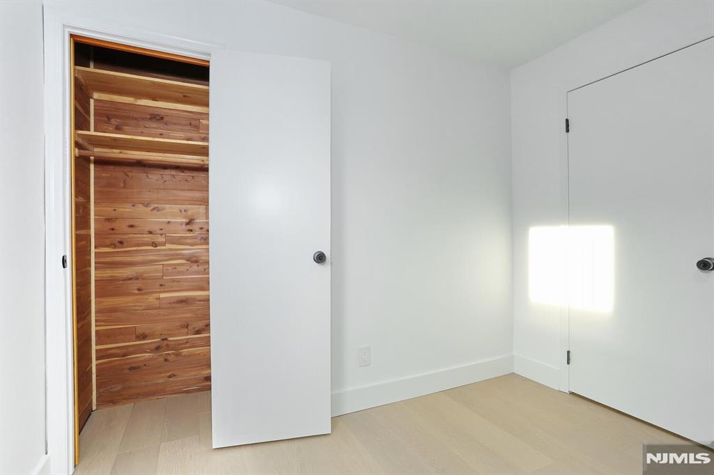 105 Summit Avenue 1