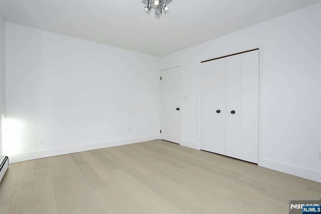 105 Summit Avenue 1