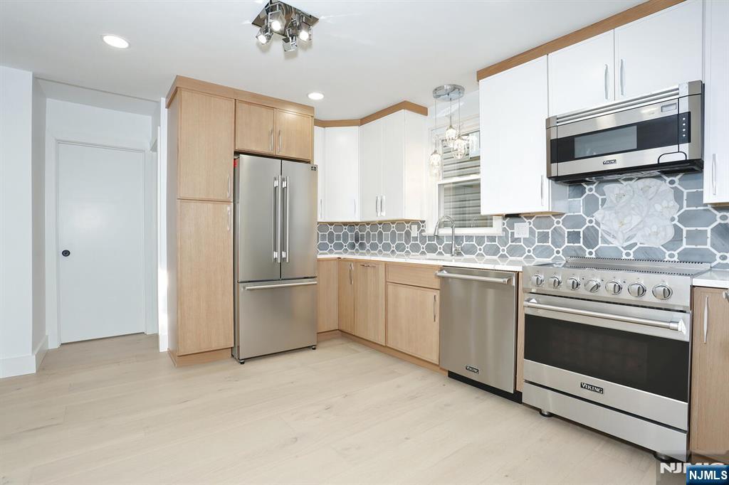 105 Summit Avenue 1