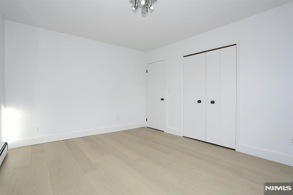 105 Summit Avenue 1