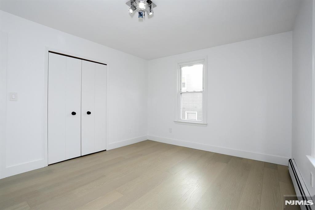 105 Summit Avenue 1