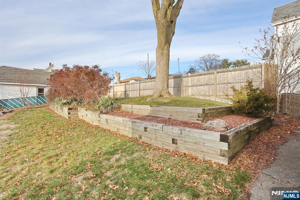 105 Summit Avenue 1