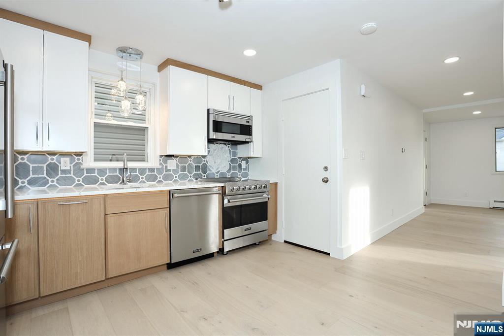 105 Summit Avenue 1