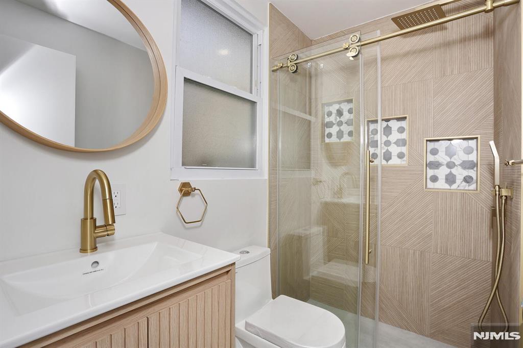 105 Summit Avenue 1