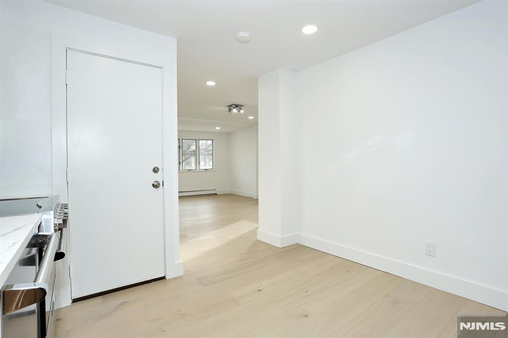 105 Summit Avenue 1