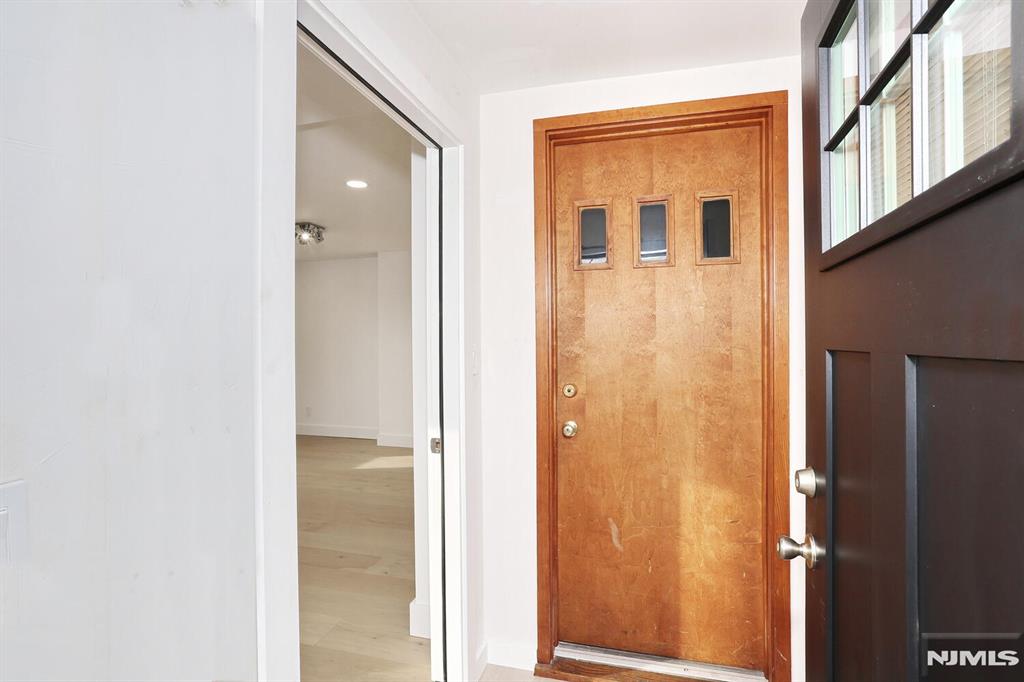 105 Summit Avenue 1