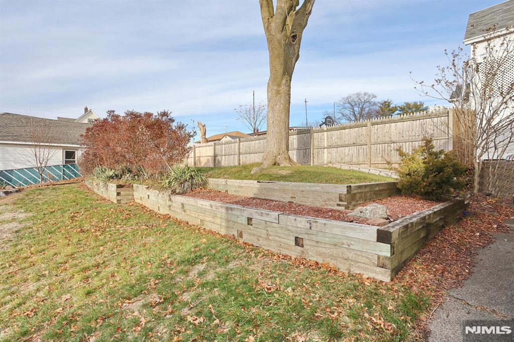 105 Summit Avenue 1